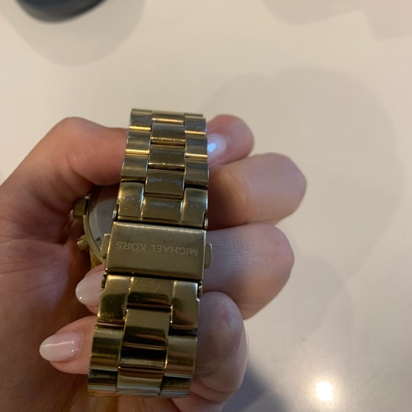 LOT OF 2 MICHAEL KORS WATCHES - Picture 13 of 13